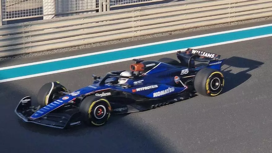 Así ha sido el primer repostaje de Carlos Sainz con su nuevo Williams