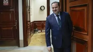 El PSOE abre expediente a Ábalos y le suspende cautelarmente de militancia
