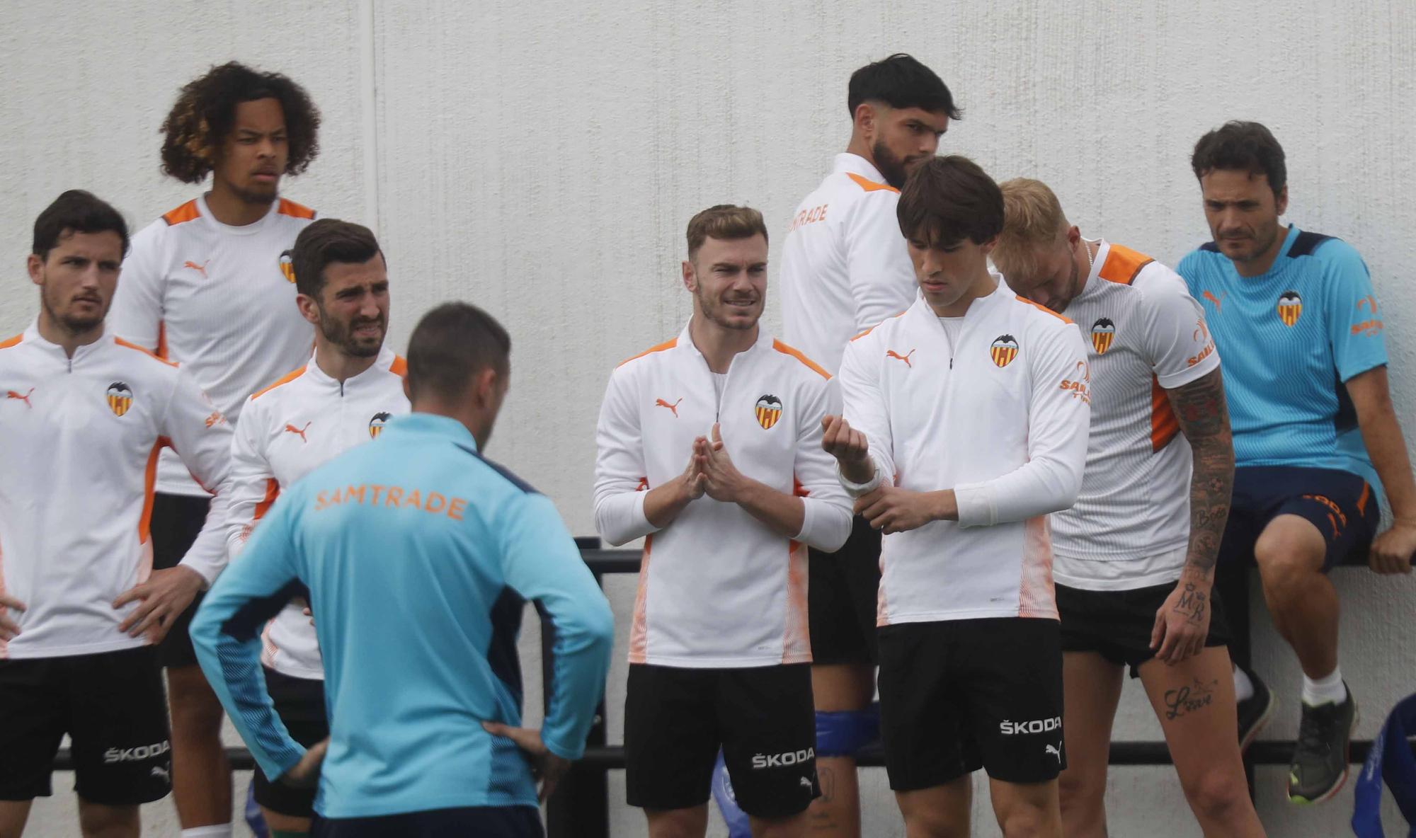 Entrenamiento del Valencia CF previo al partido frente a Osasuna