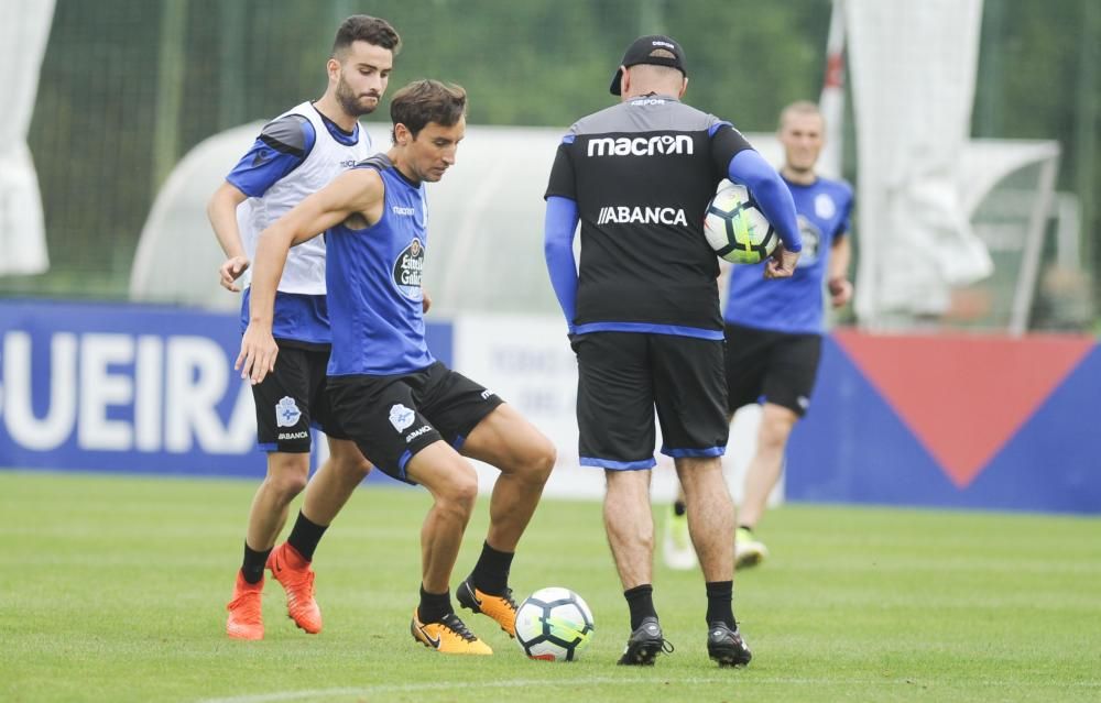 El jugador de la Sagrada Familia amplía un año de contrato con el club y jugará cedido con el Sporting la próxima temporada.