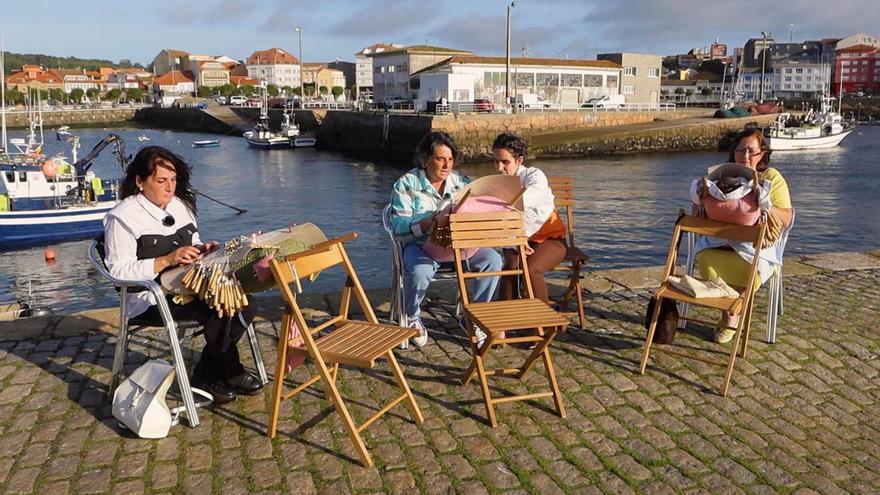 Corina Mañá mergúllase na arte mariñeira da Costa da Morte en “Coa luz do corazón”