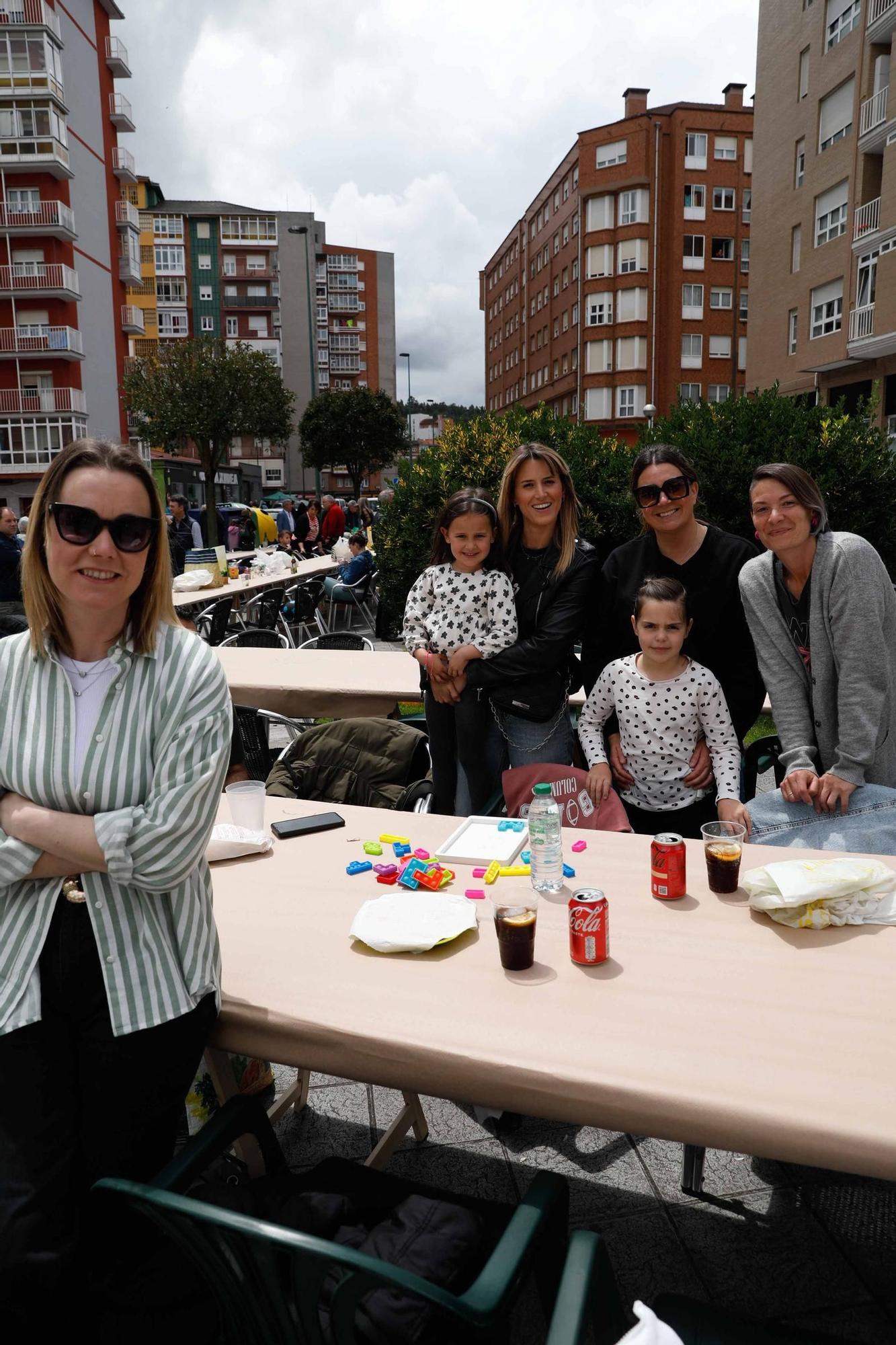 EN IMÁGENES: La comida popular de las fiestas del Puchero de Villalegre, en Avilés