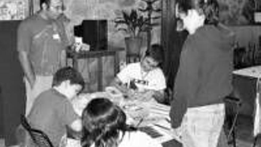 Los niños de Baños participan en los talleres de la Vía de la Plata