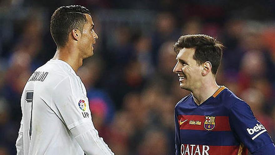 El Madrid se ilusiona y el Barça duda en el momento clave