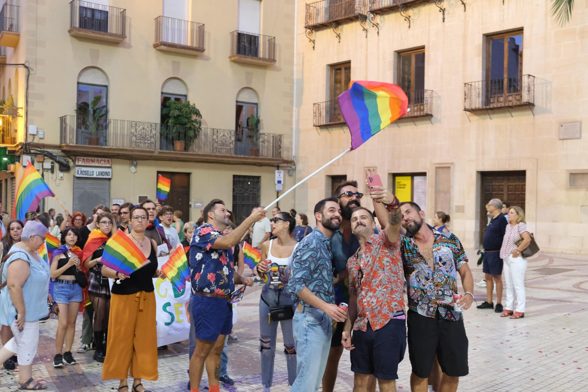 Así ha sido la manifestación del Orgullo en Elche