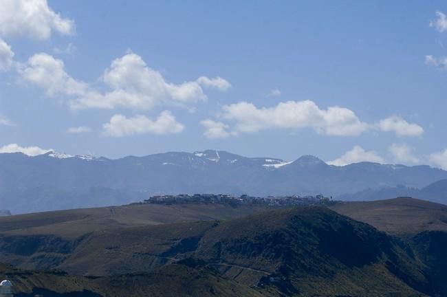 NIEVE EN LA CUMBRE DESDE LA PLAYA DE LAS CANTERAS