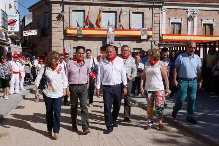 Desfile de peñas en Fuentesaúco