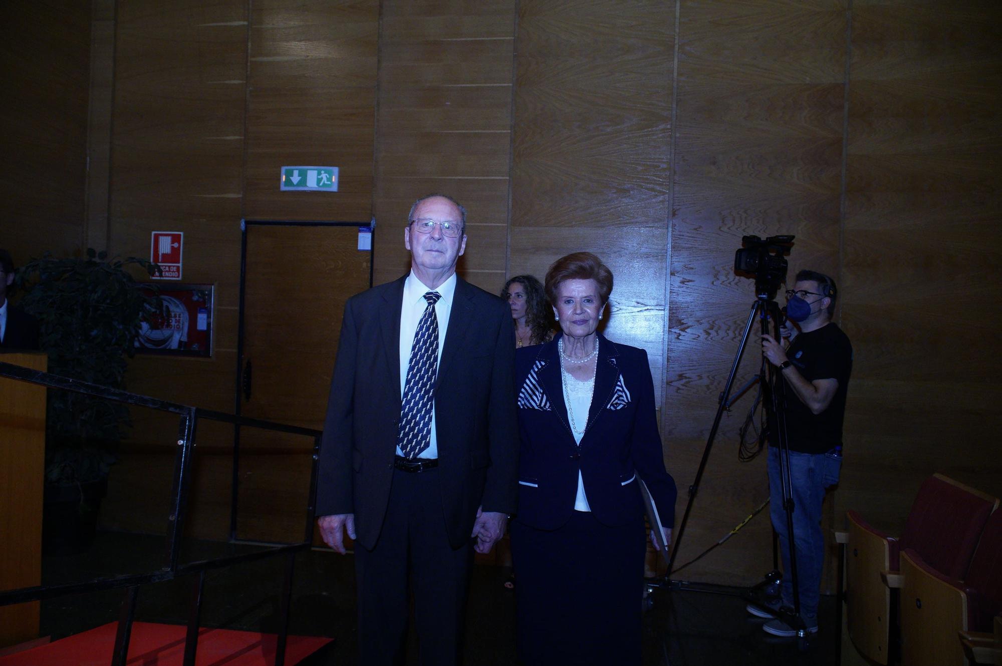 Homenaje a medio centenar de parejas por sus 50 años de casados