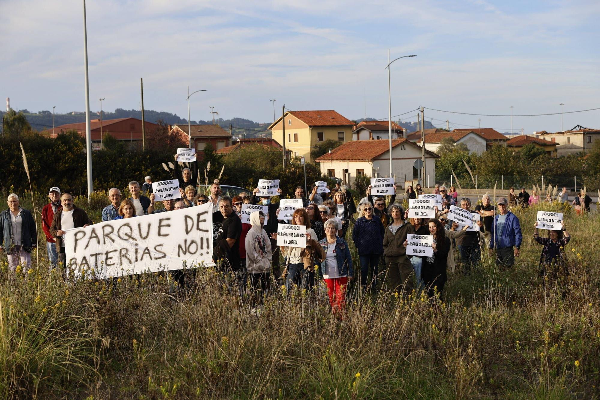 Los vecinos de Tremañes, en pie de guerra contra los parques de baterías (en imágenes)