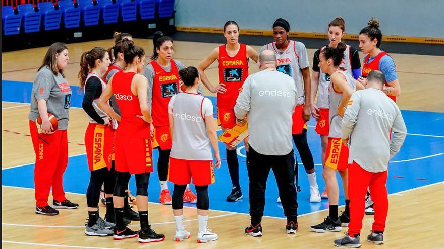 Tamara Abalde y Queralt Casas, en el entrenamiento de España, en Torrejón de Ardoz.