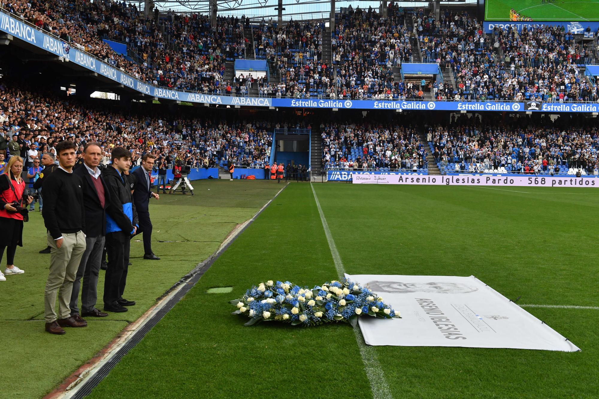 Homenaje a Arsenio Iglesias en Riazor antes del Deportivo-Alcorcón