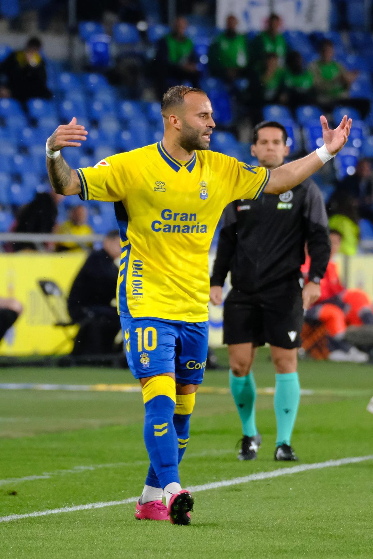 Jesé Rodríguez pide el apoyo de la afición tras anotar el gol de la UD ante el Castellón