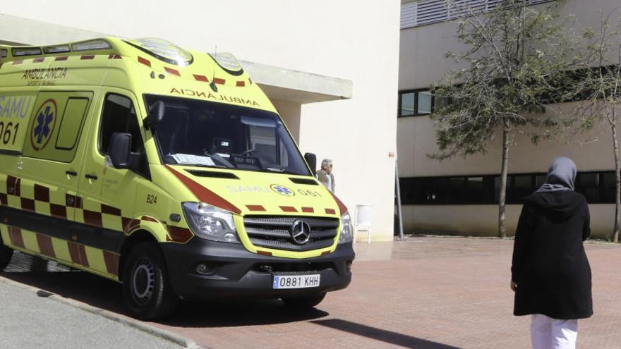 una ambulancia del IB-Salut.