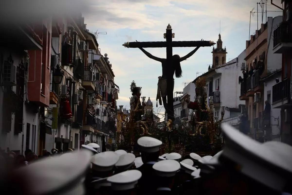 El Cristo de Gracia procesionará hasta las 3 de la madrugada del Viernes Santo.