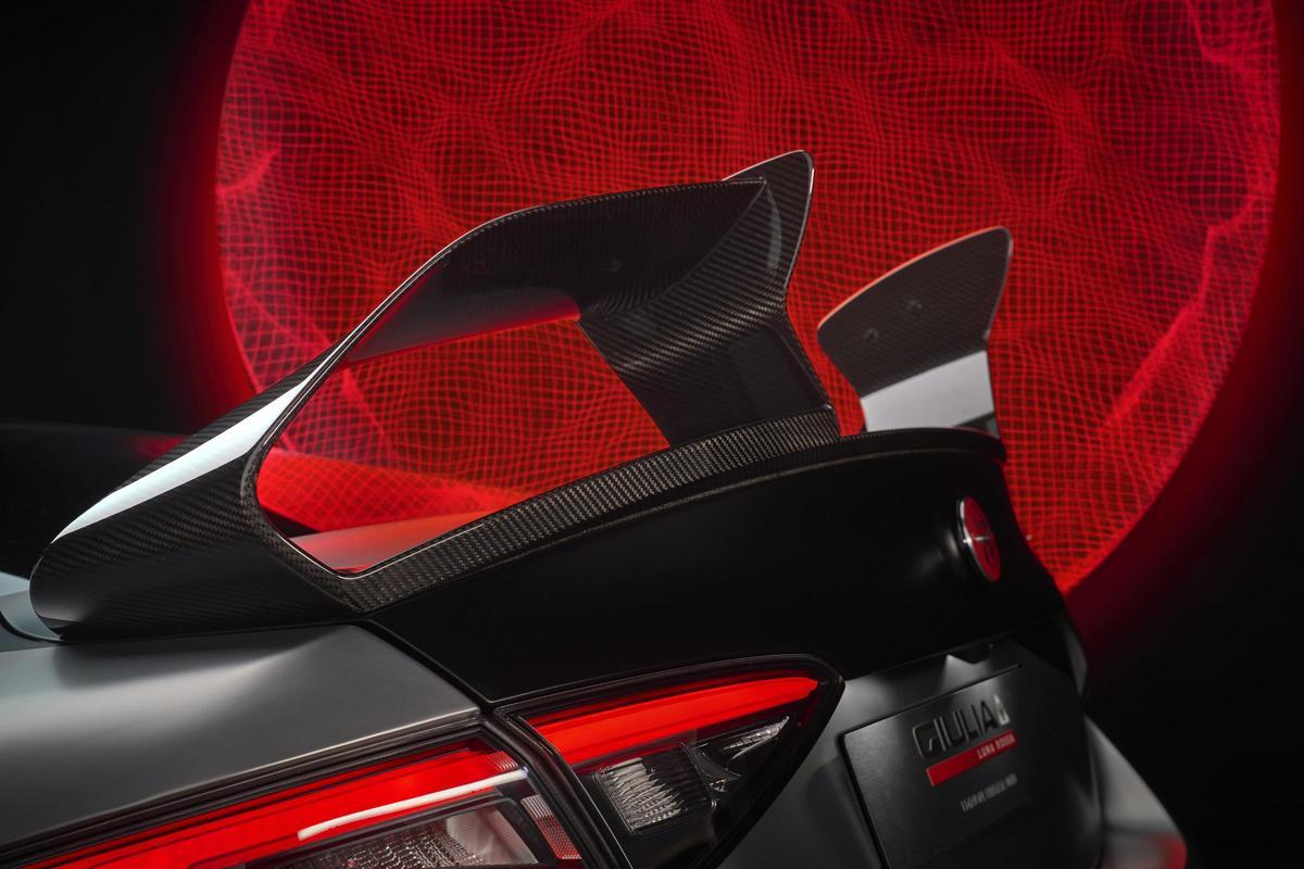 Por ejemplo, el alerón partido está inspirado en los apéndices del Luna Rossa AC75.