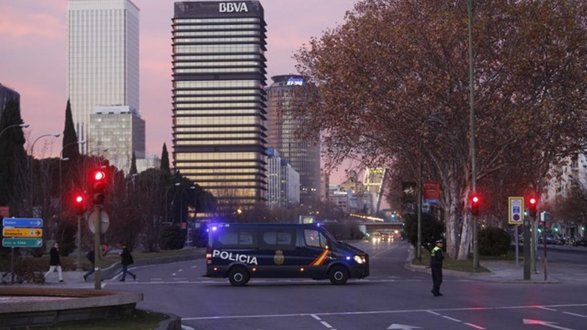 Tráfico cortado en el Paseo de la Castellana