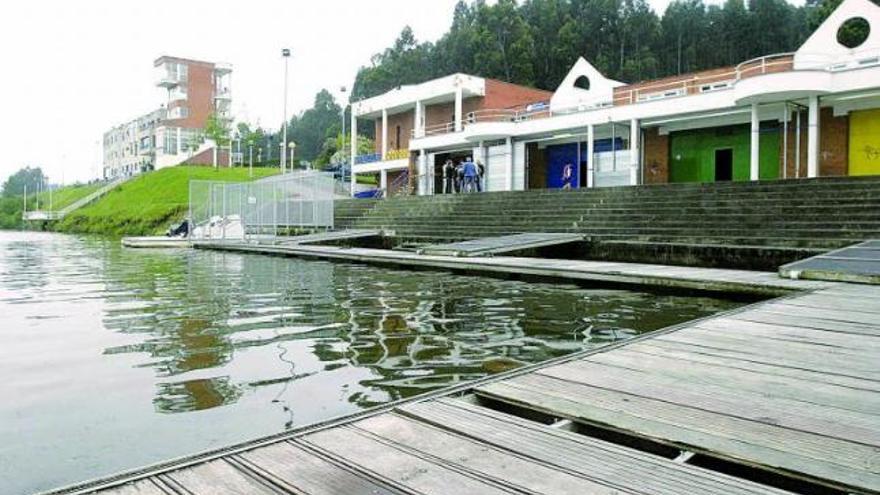 Pantalanes del centro de alto rendimiento de Trasona.