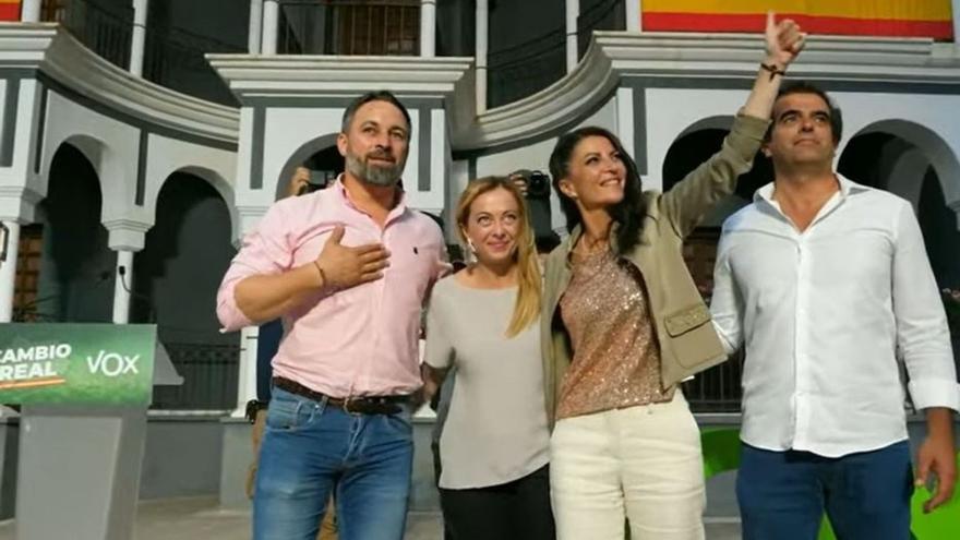 Santiago Abascal y Macarena Olona estuvieron arropados por la líder del partido Fratelli d’Italia, Giorgia Meloni. | EP