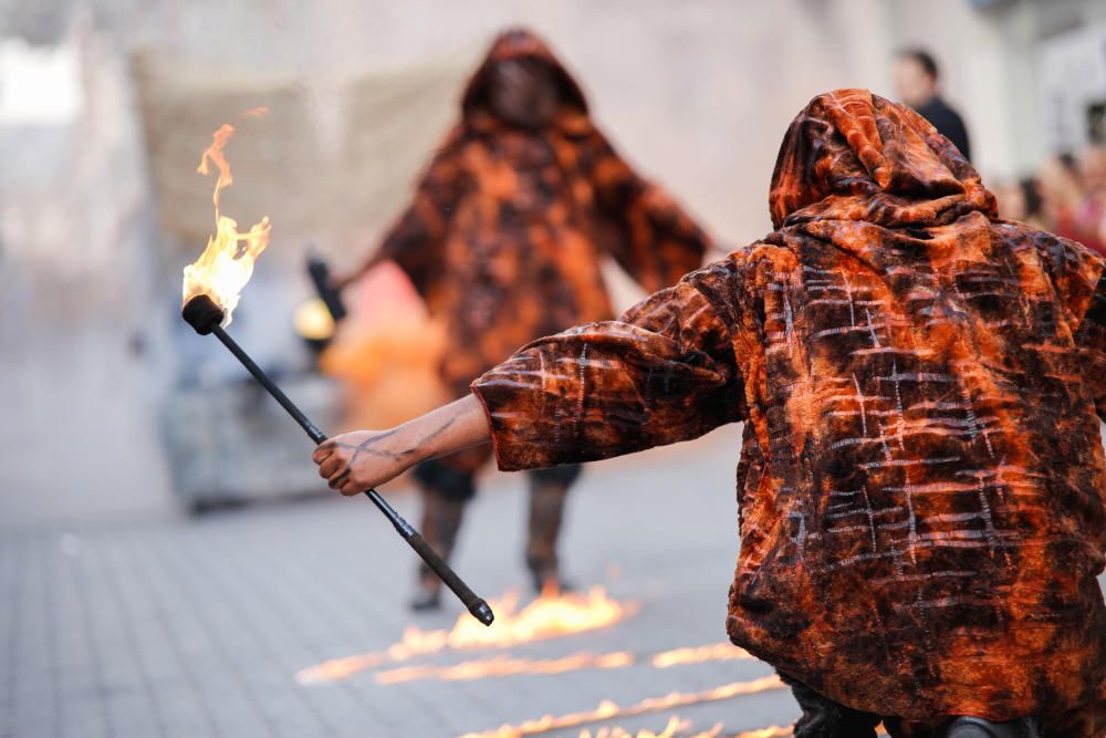 El bando de la media luna ofreció un majestuoso espectáculo en el segundo gran desfile de los Moros y Cristianos de la ciudad