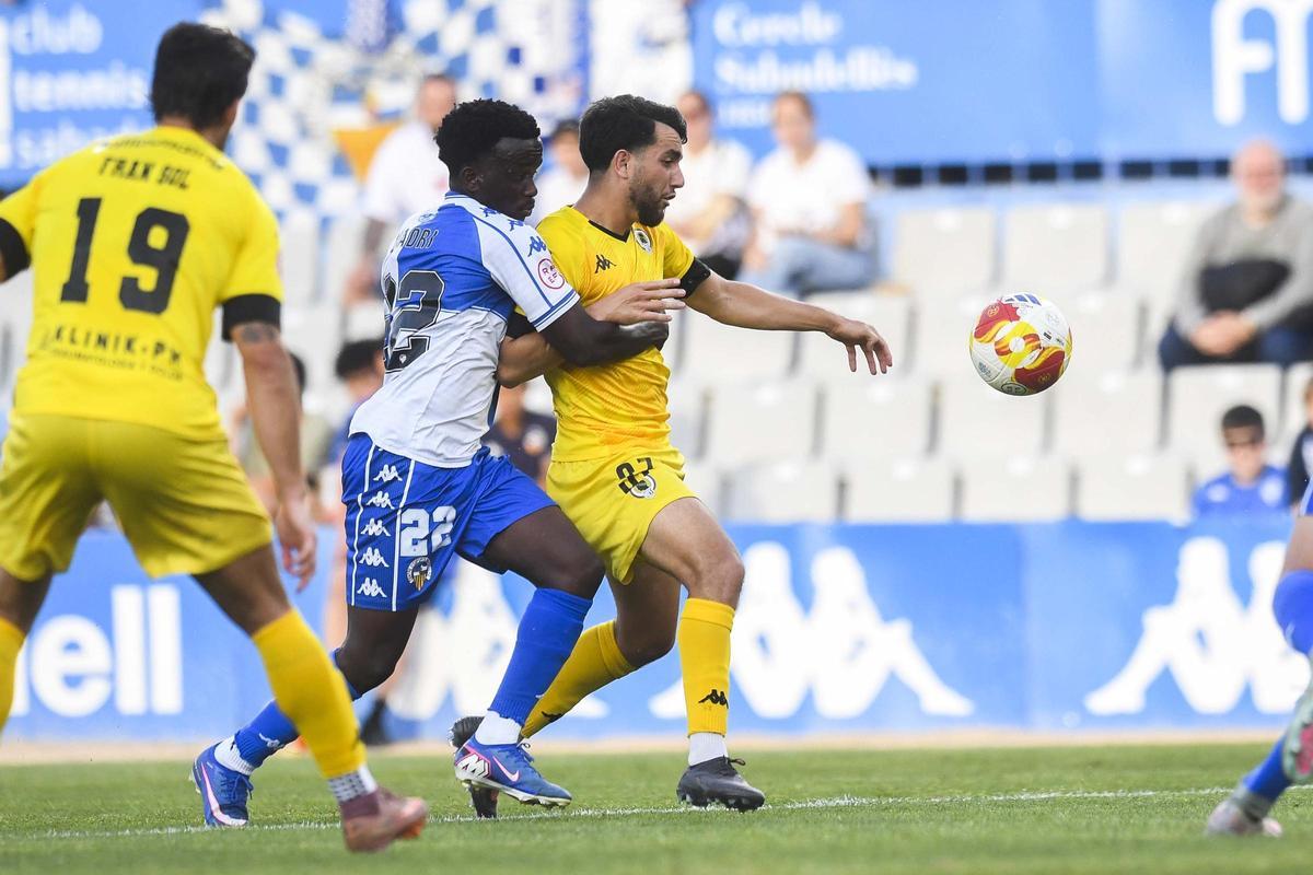 Las mejores imágenes del CE Sabadell - Hércules CF Las mejores imágenes del CE Sabadell - Hércules CF