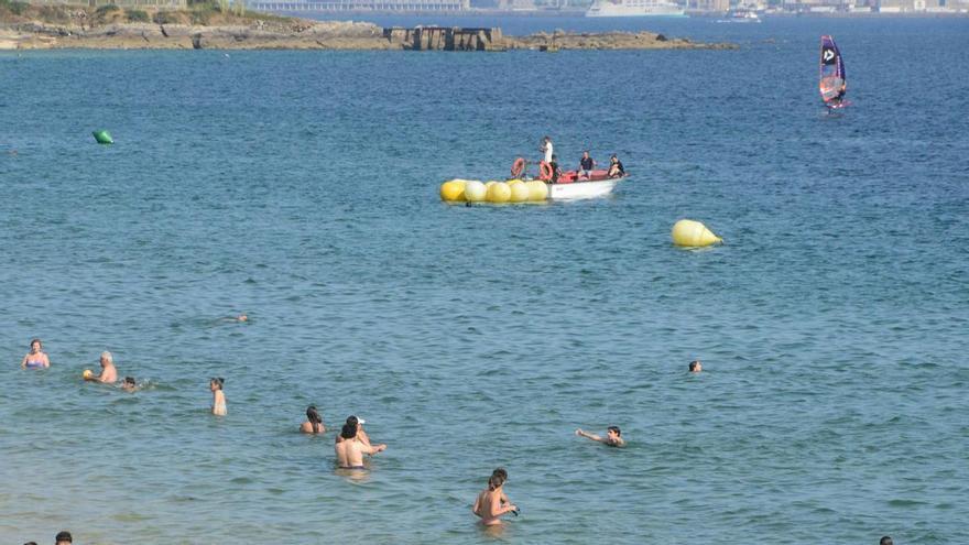 El PP pide responsabilidades al gobierno local por los vertidos en las playas y el «caos en el balizamiento»