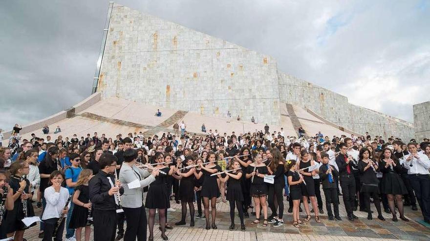 Un momento de una de las concurridas actuaciones celebradas ayer en el Gaiás. // Faro