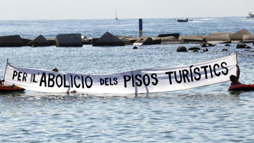 Protesta a Barcelona contra la proliferació de pisos turístics