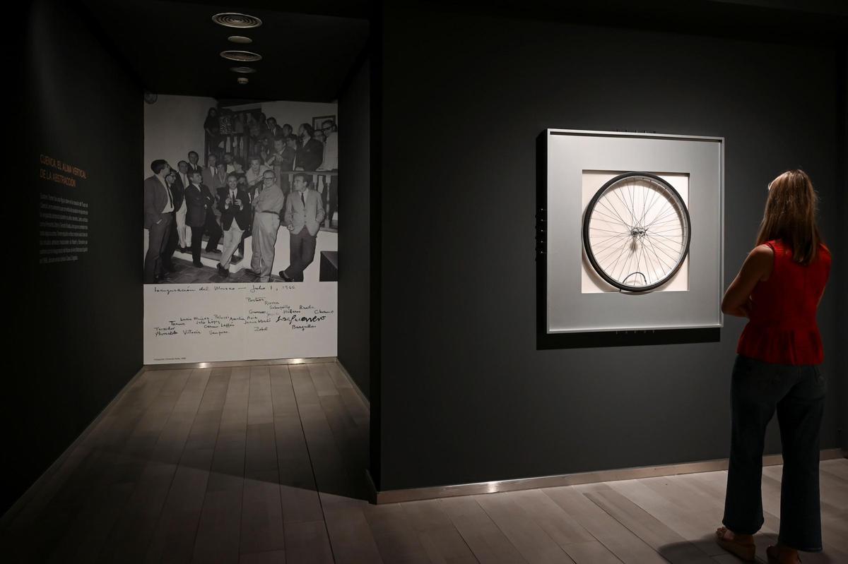Vista de la exposición "La armonía secreta del pensamiento" de Gustavo Torner.