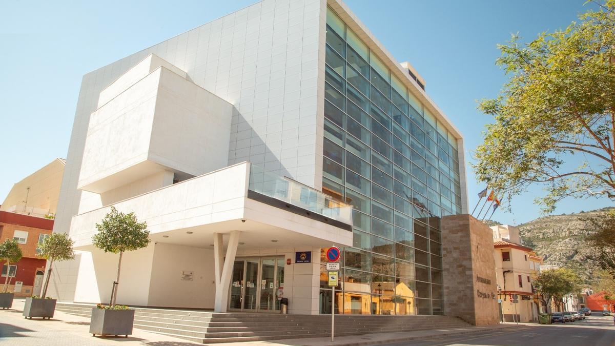 Fachada del ayuntamiento de Orpesa.