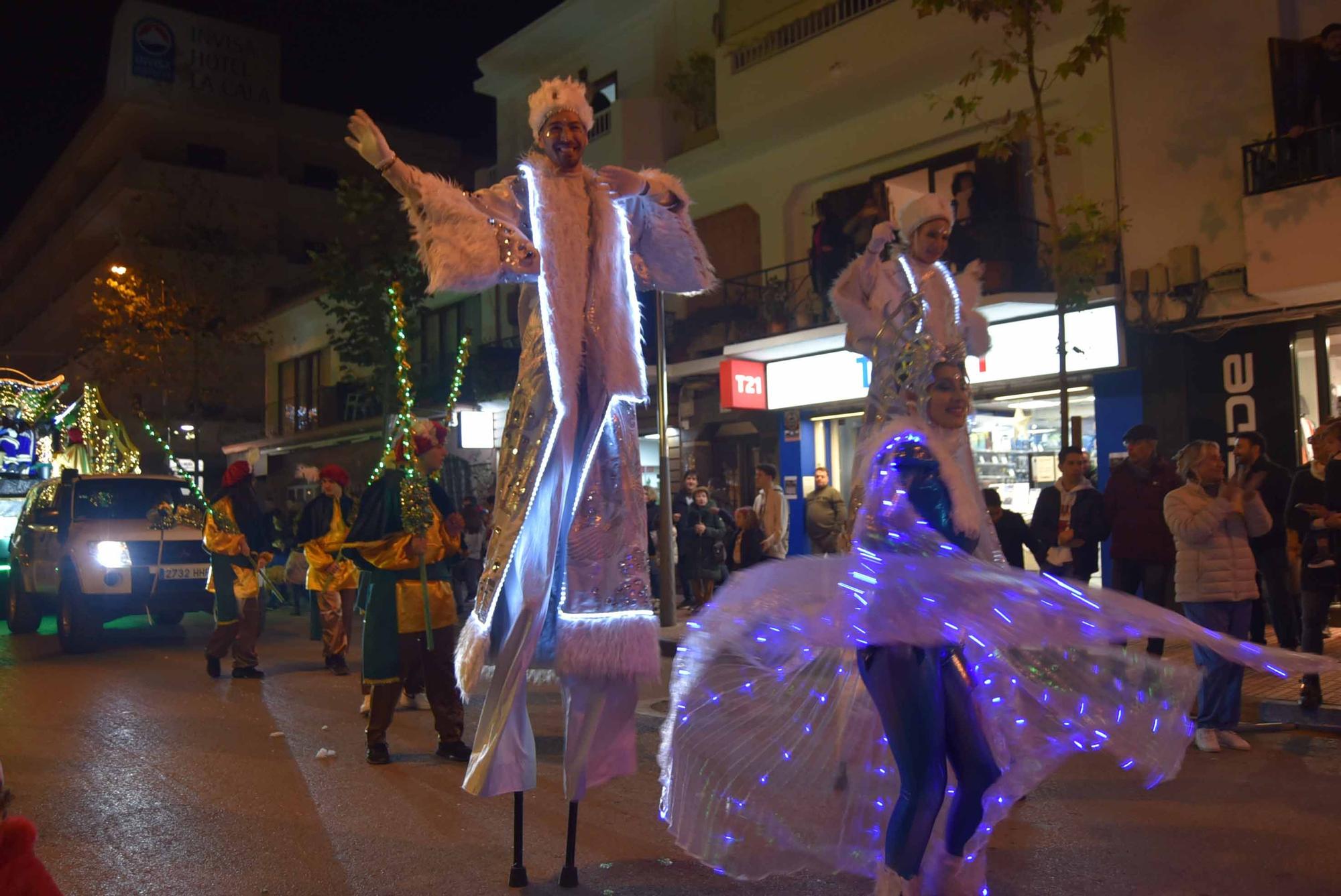 Mira aquí la galería de fotos completa de los Reyes Magos en Santa Eulària