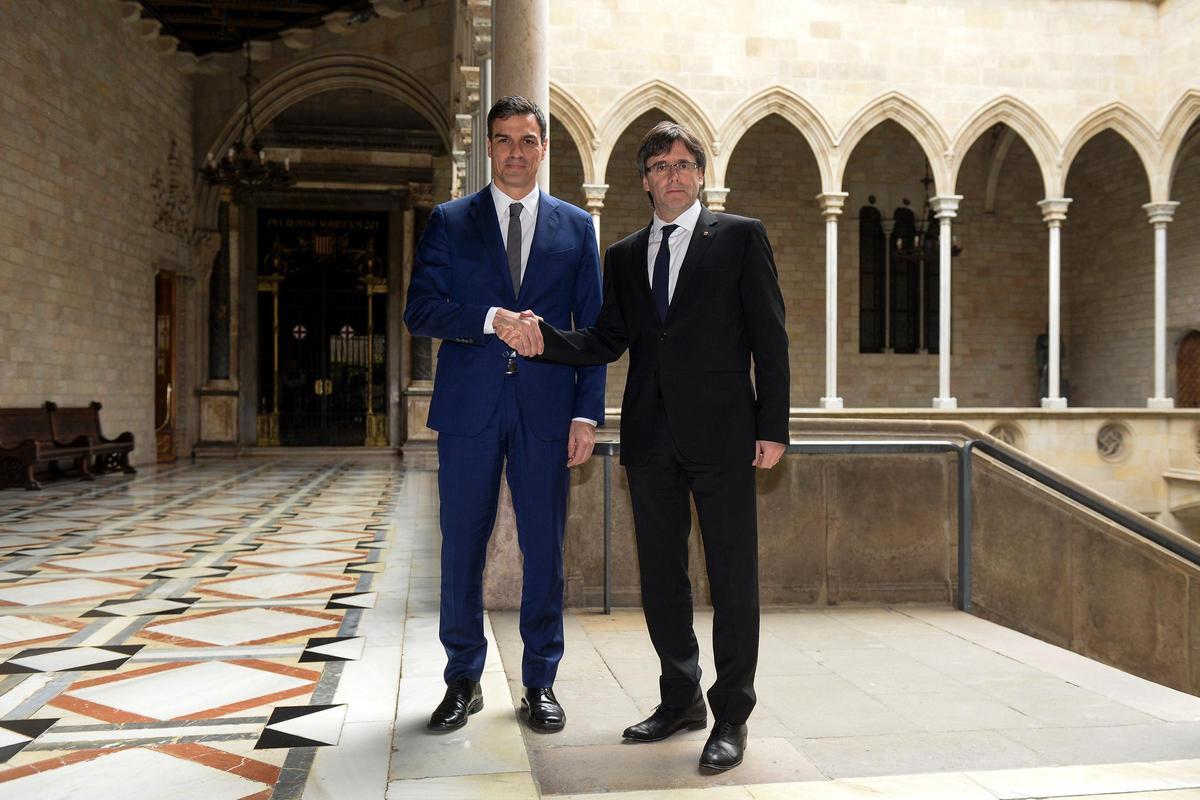 Sánchez-Puigdemont: cobrar en diferit o fer-se una cobra Sánchez-Puigdemont: cobrar en diferit o fer-se una cobra