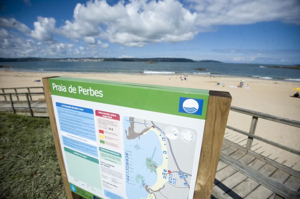 La playa de Perbes, sin socorristas y sin bandera