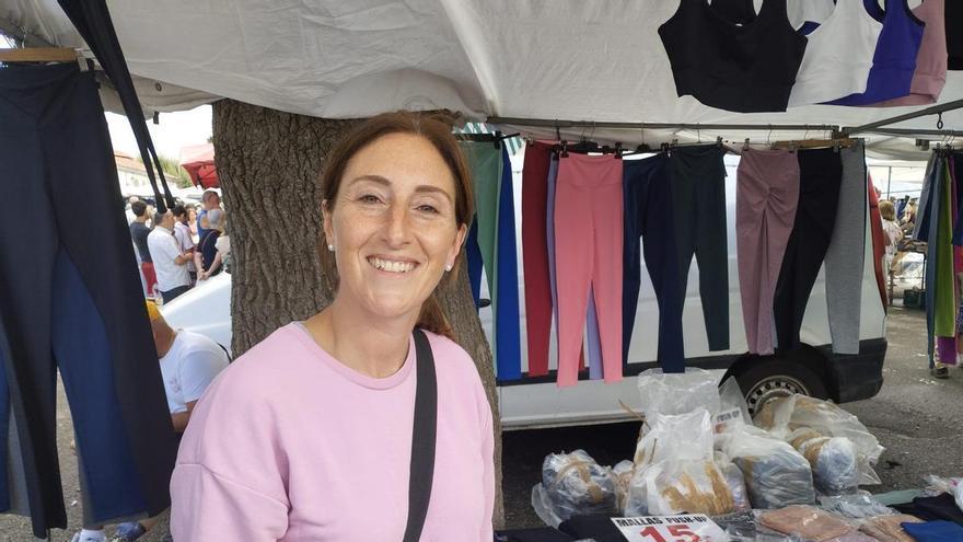 “Padrón es el pueblo donde más vendemos”: madrugones, tradición y oficio en el mercado dominical