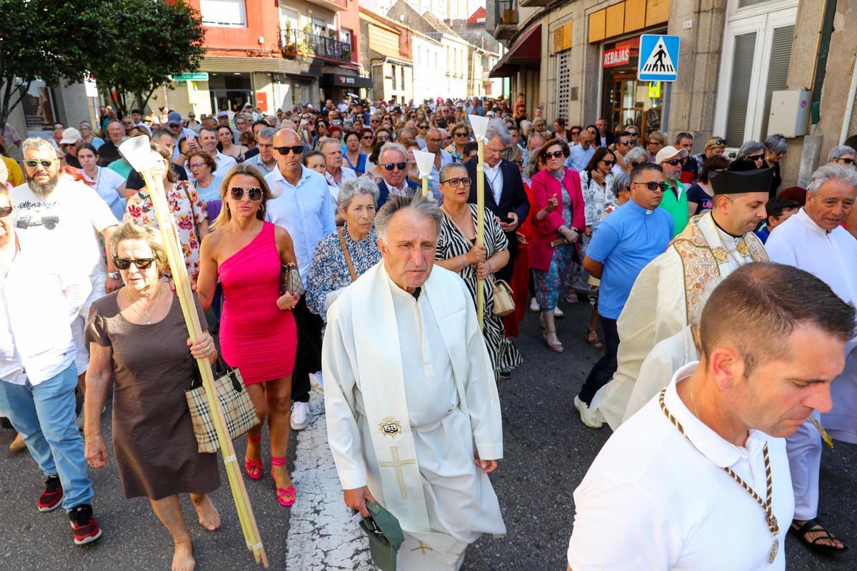 Calles abarrotadas para acompañar a la Virgen.