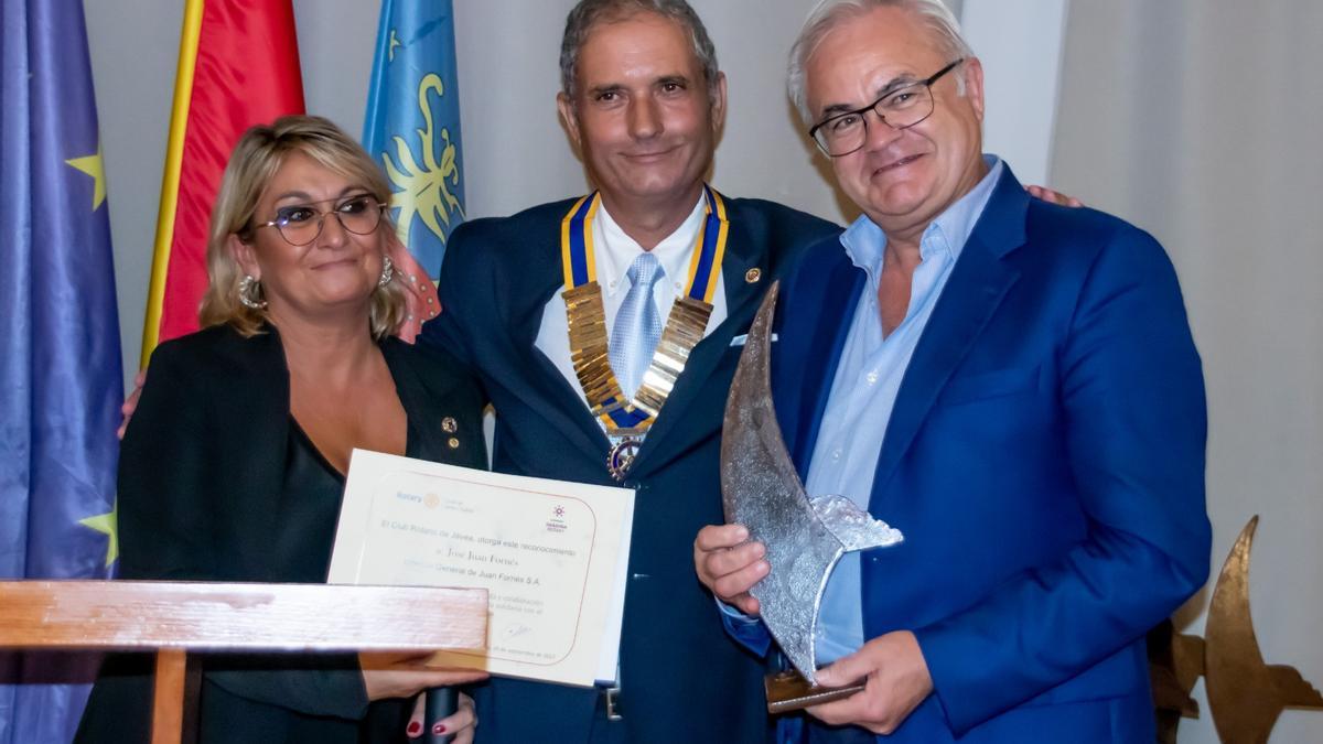 José Juan Fornés (masymas) recibió uno de los reconocimientos del Rotary CLub Jávea