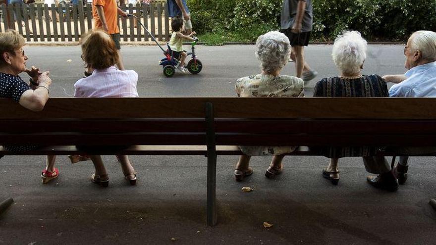 Los mayores de 50 años ya duplican 
en Castellón a los menores de 18