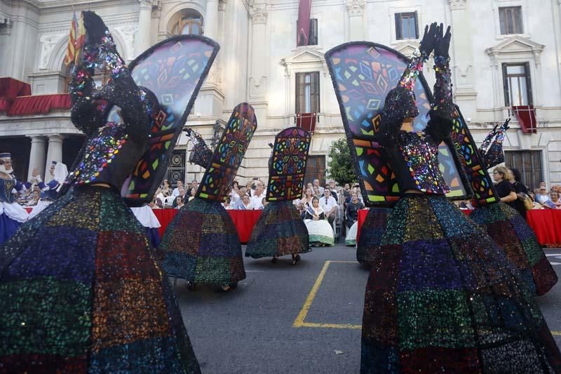 Actos del 9 d'Octubre: Desfile de Moros y Cristianos