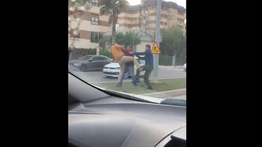 Una discusión de tráfico acaba en pelea en el barrio de Babel en Alicante