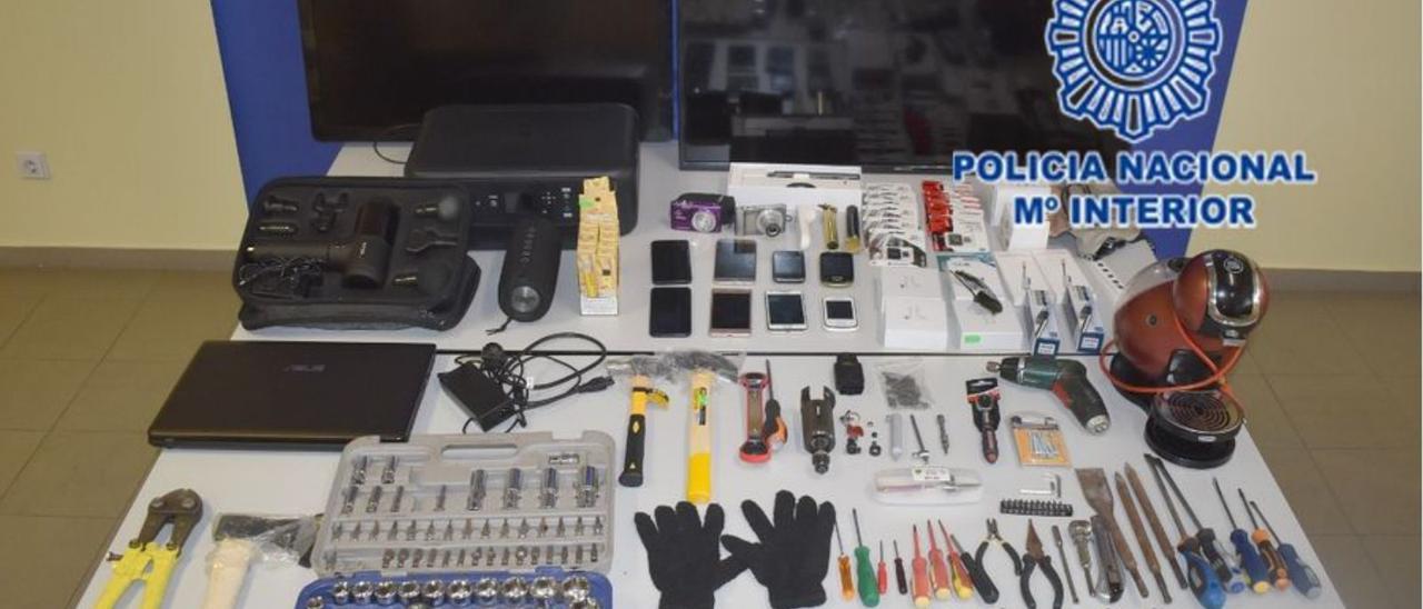 Objetos y herramientas intervenidos por la Policía. | CNP