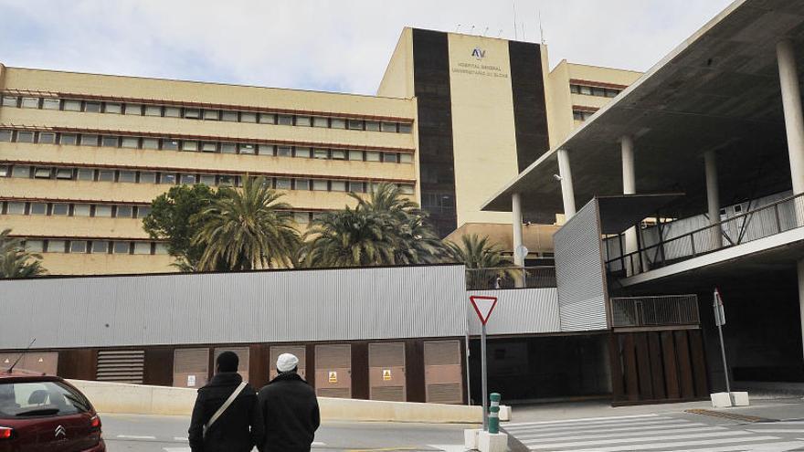 Fachada del centro hospitalario, en una imagen de archivo