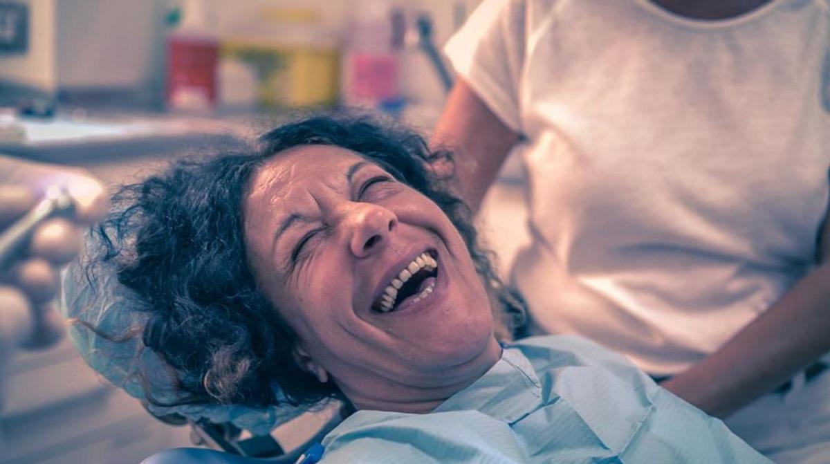 Dentistas Sobre Ruedas han atendido a 535 personas derivadas de los Servicios Sociales de Cort