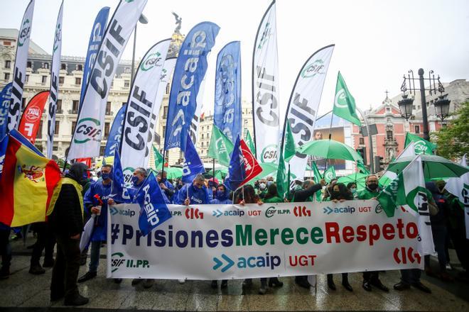 El Gobierno impulsa con todos los partidos de la derecha que los funcionarios de prisiones sean agentes de la autoridad