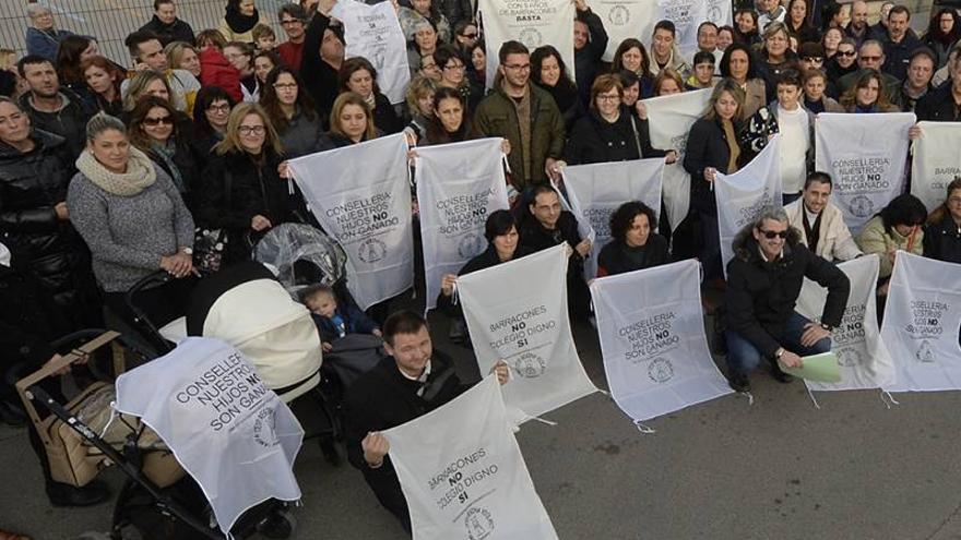 Los indignados padres del Regina Violant de Almassora salen a la calle