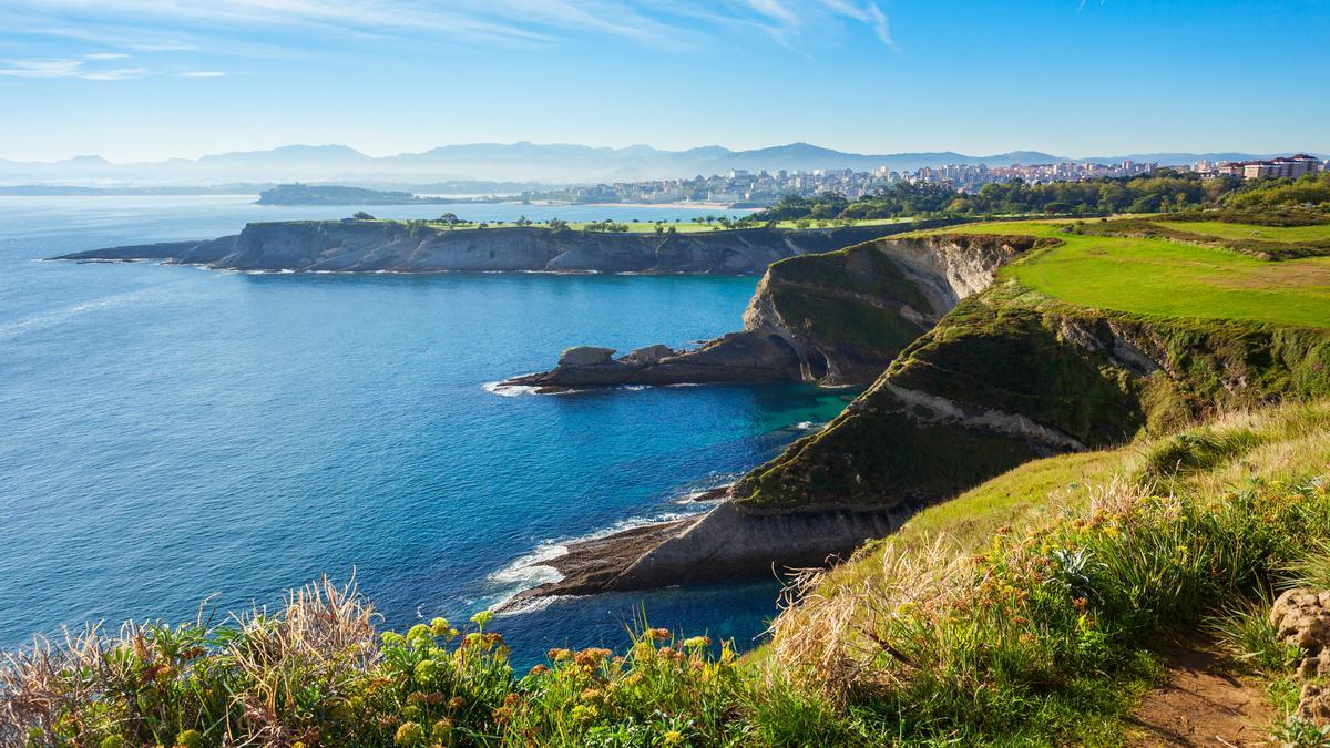 Es uno de los lugares más bonitos del mundo: el mirador frente al mar de Cantabria que te enamorará