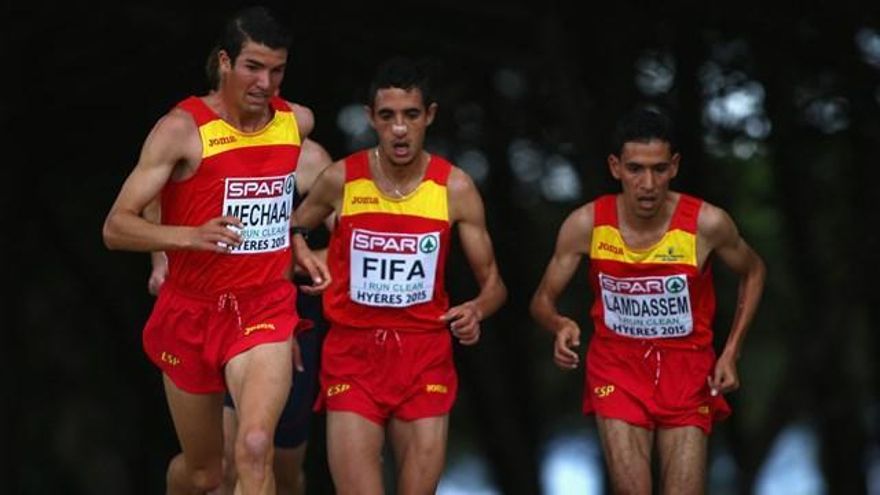 Mechaal, Fifa y Lamdassem, ayer durante la carrera en Hyeres.
