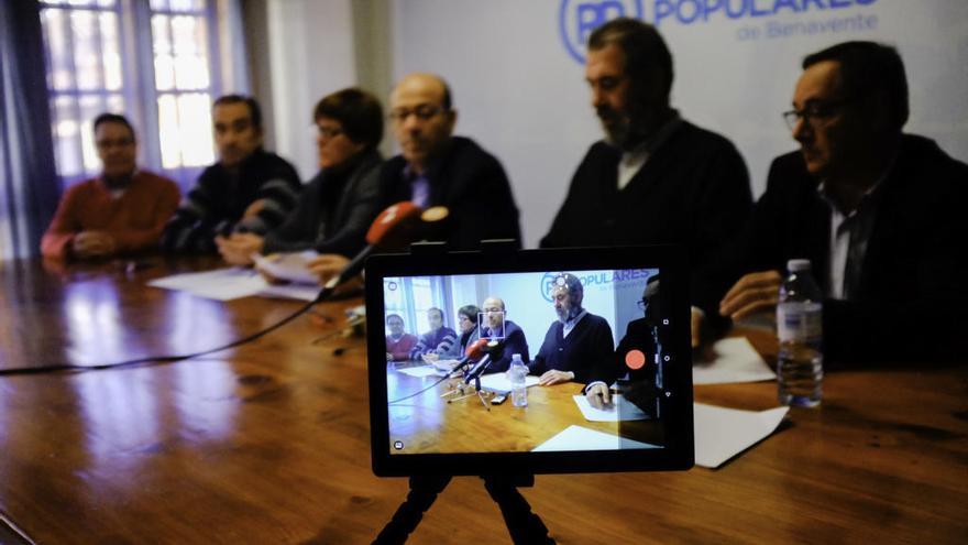 Rueda de prensa de concejales del PP de Benavente el lunes.