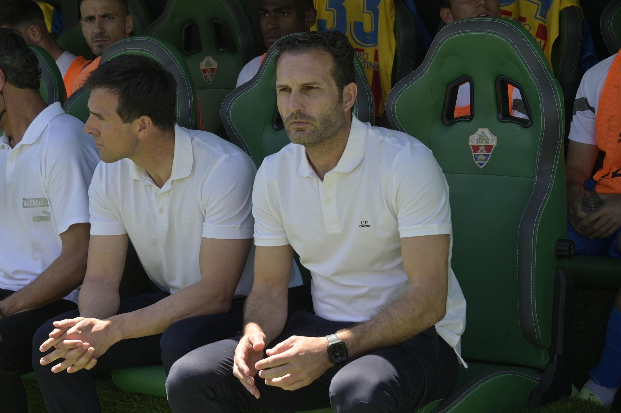 El Elche pone la alfombra al Valencia (0-2)