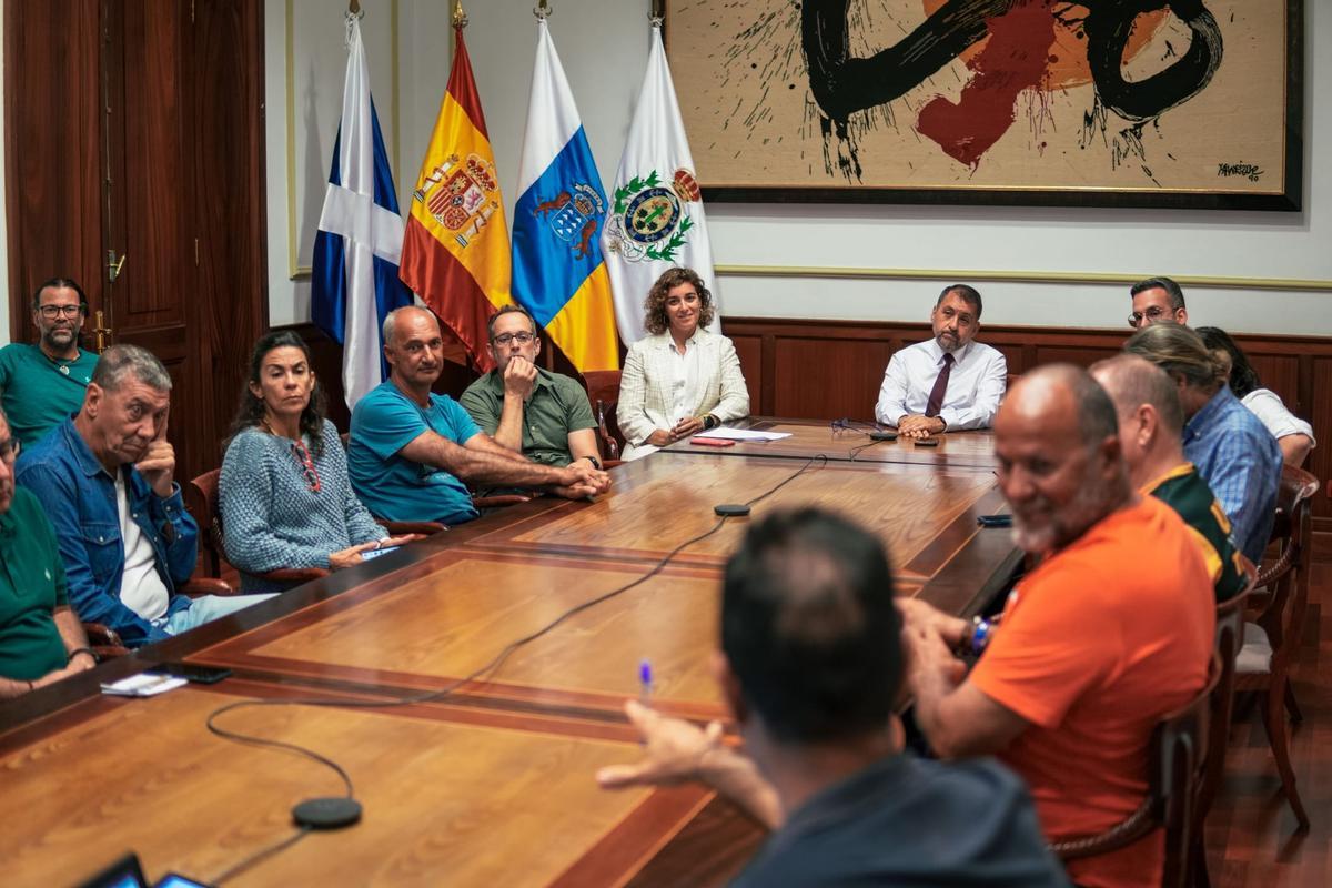 Reunión entre el Ayuntamiento y clubes de natación.