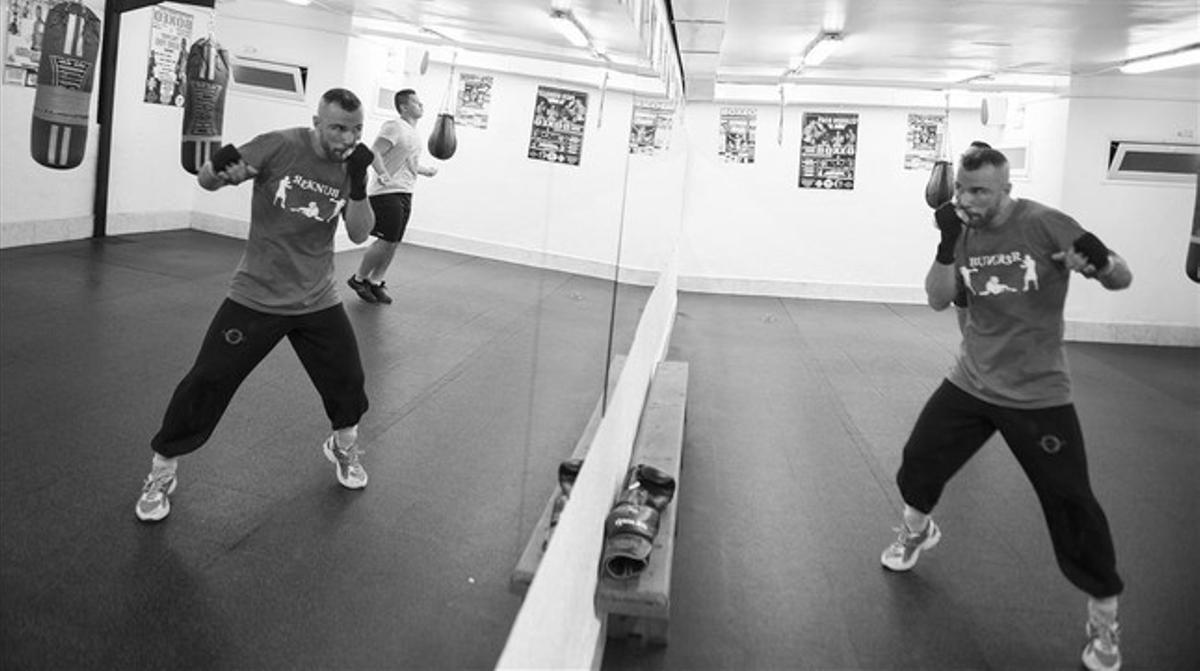 Isaac ’Chaca’ Real s’exercita al gimnàs Gallego Prada de l’Hospitalet.