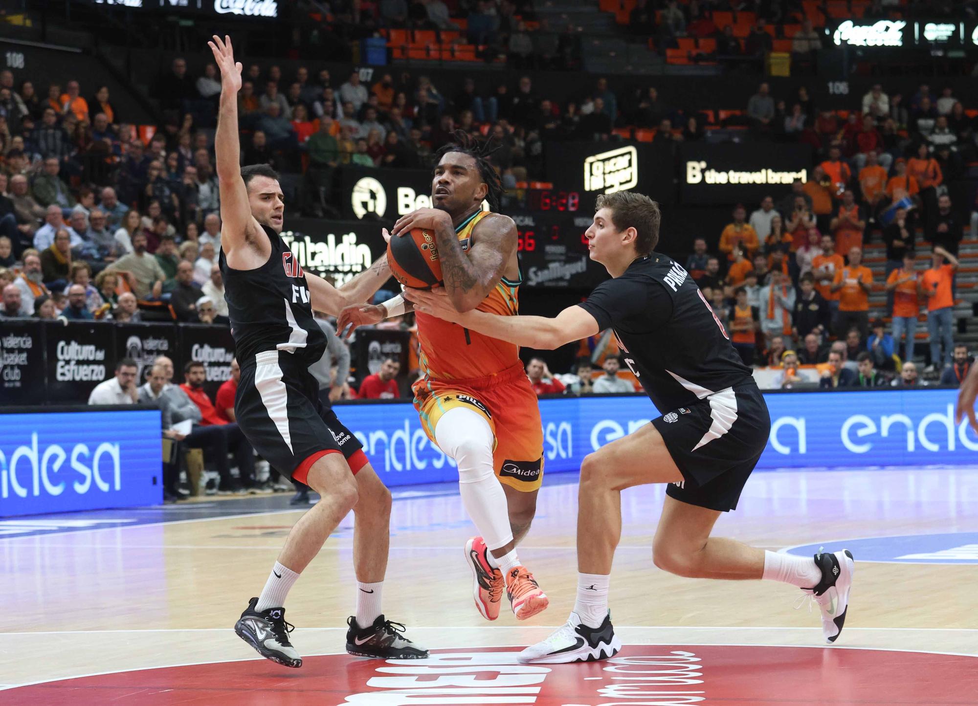 Las mejores imágenes del Valencia Basket - Girona Basketball